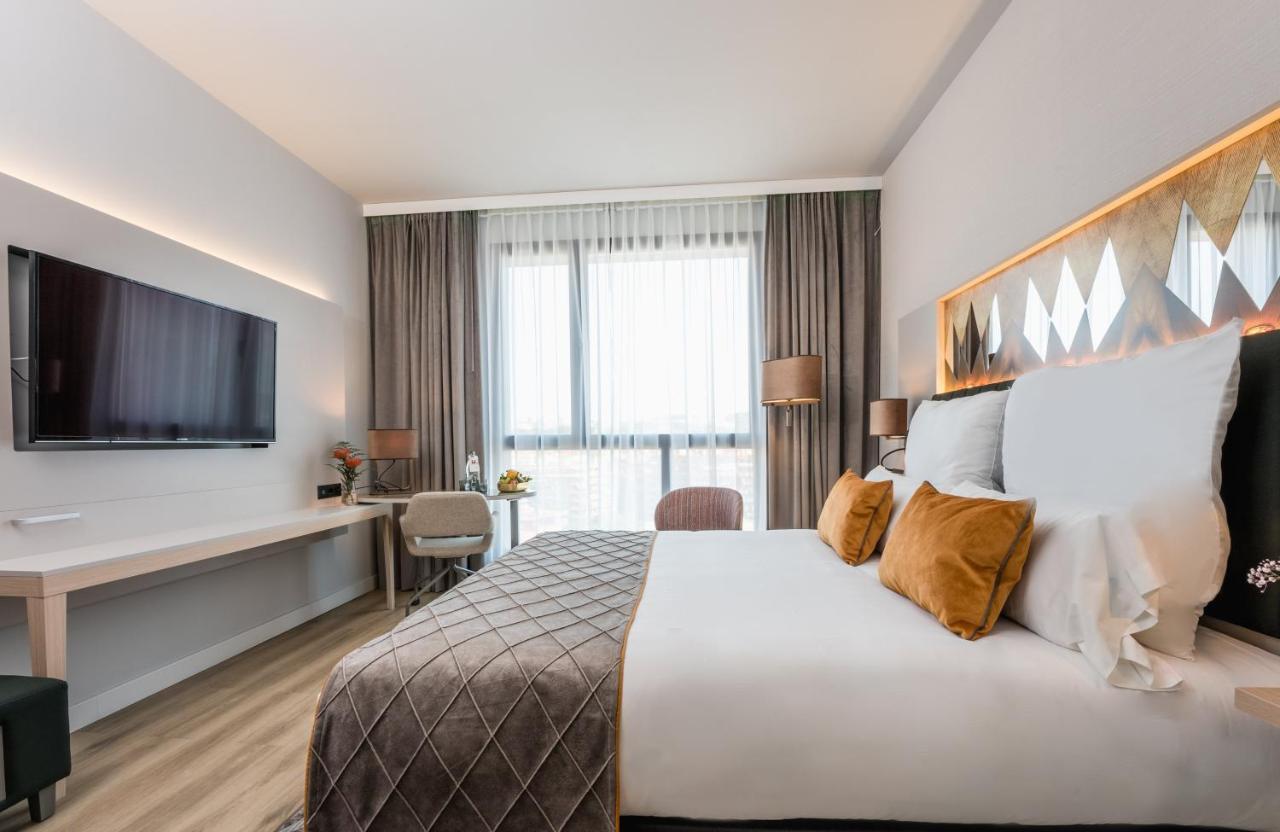 Leonardo Royal Hotel Barcelona Fira エクステリア 写真