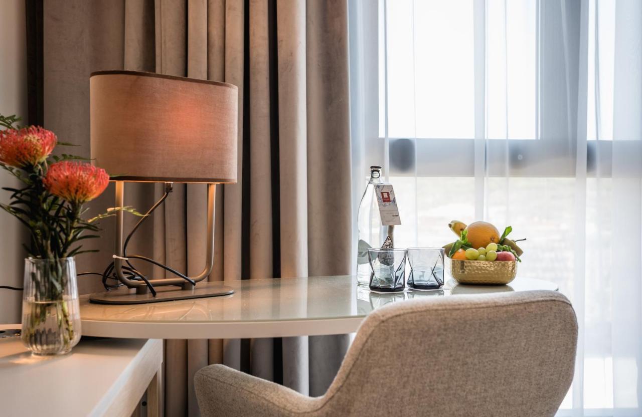 Leonardo Royal Hotel Barcelona Fira エクステリア 写真