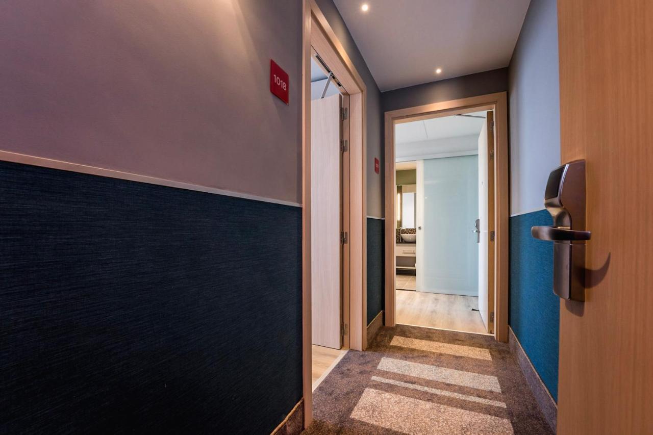 Leonardo Royal Hotel Barcelona Fira エクステリア 写真